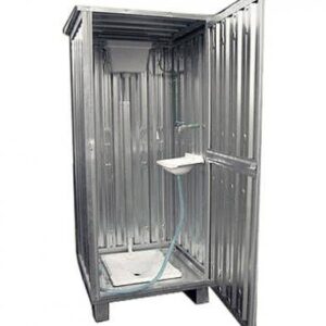 Bagno in lamiera zincata completa di turca, cassetta, lavabo, rubinetto ed impianto idrico.