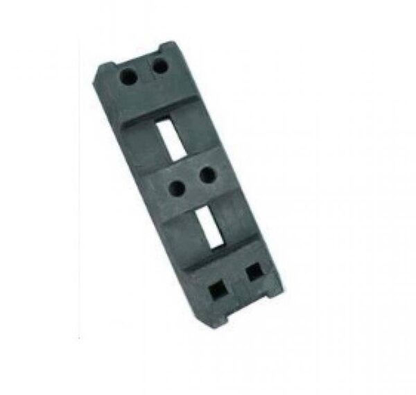 Plinto in gomma riciclata per recinzioni mobili da cantiere con 6 fori pesa 25 kg.