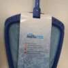 Il retino piatto per piscina in pvc è indicato per la raccolta di foglie ed insetti galleggianti.