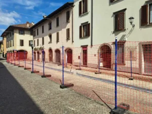 Recinzione da Cantiere Edile resistente, sicura, flessibile e lunga 15 metri.