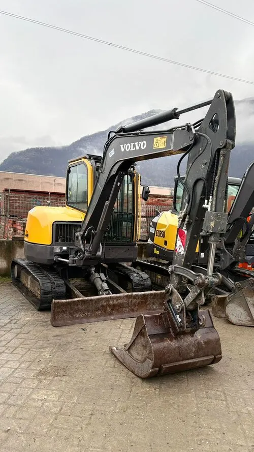 Escavatore Volvo ECR58 Usato – Prestazioni Affidabili per ogni Cantiere