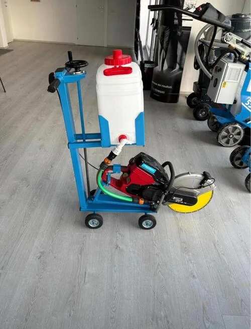 Carrello per Mototroncatrice SEACUTCAR: Precisione e Sicurezza per Tagli a Pavimento